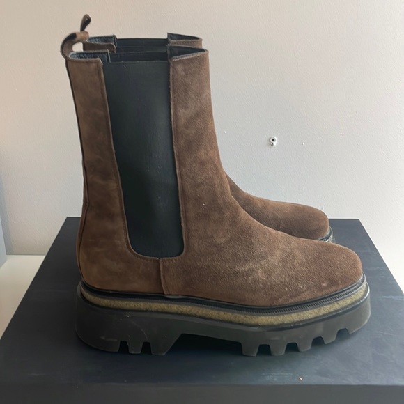 Brown suede Chelsea Boots - Picture 1 of 7